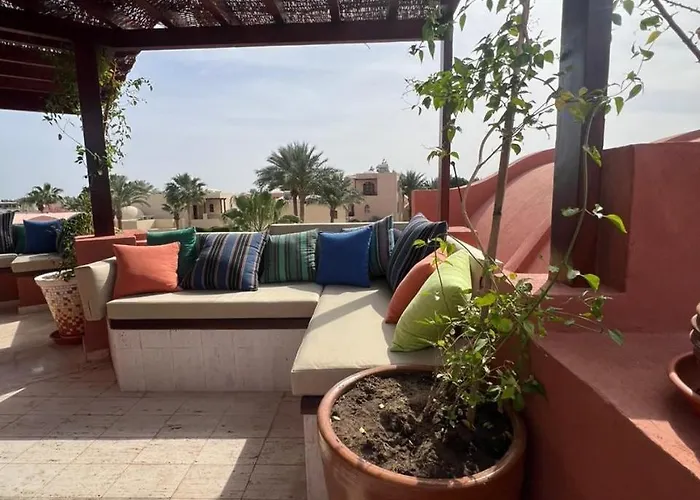 Cozy In El Kafr Downtown 2br & Roof الغردقة