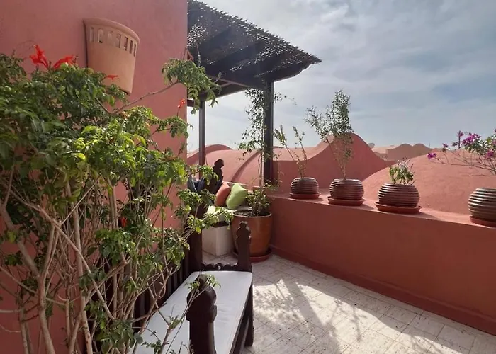 Cozy In El Kafr Downtown 2br & Roof الغردقة