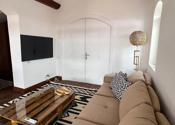 Cozy In El Kafr Downtown 2br & Roof