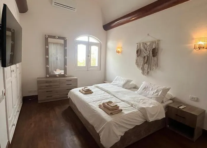 Cozy In El Kafr Downtown 2br & Roof